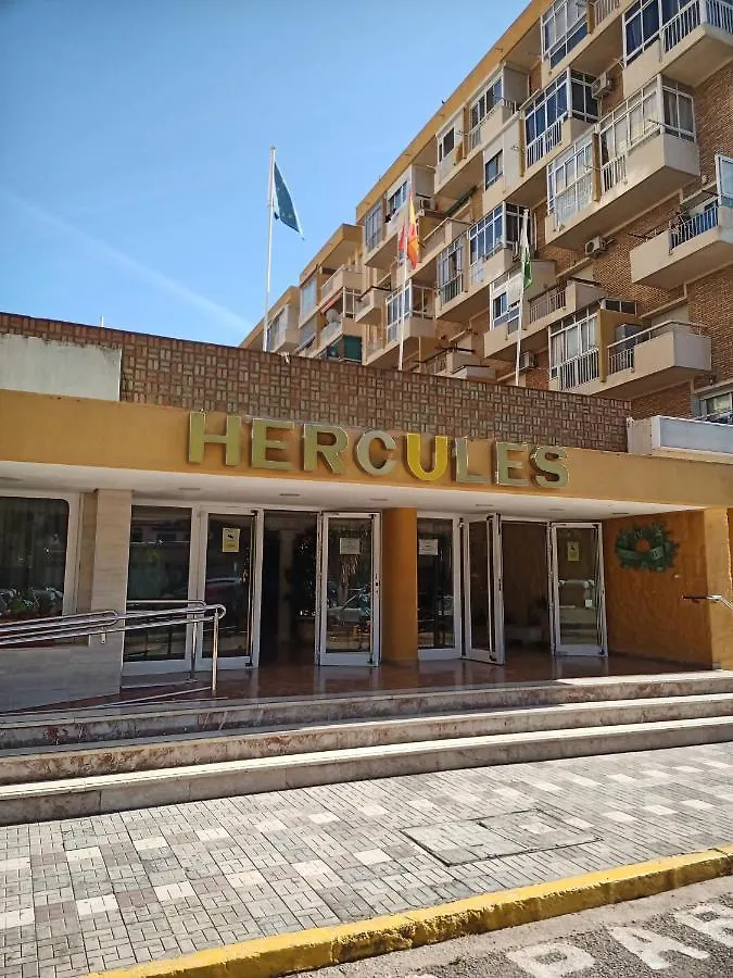Sweet Home Benalmadena: Seaside Studio with Pools and Wi-Fi Apartment Benalmadena