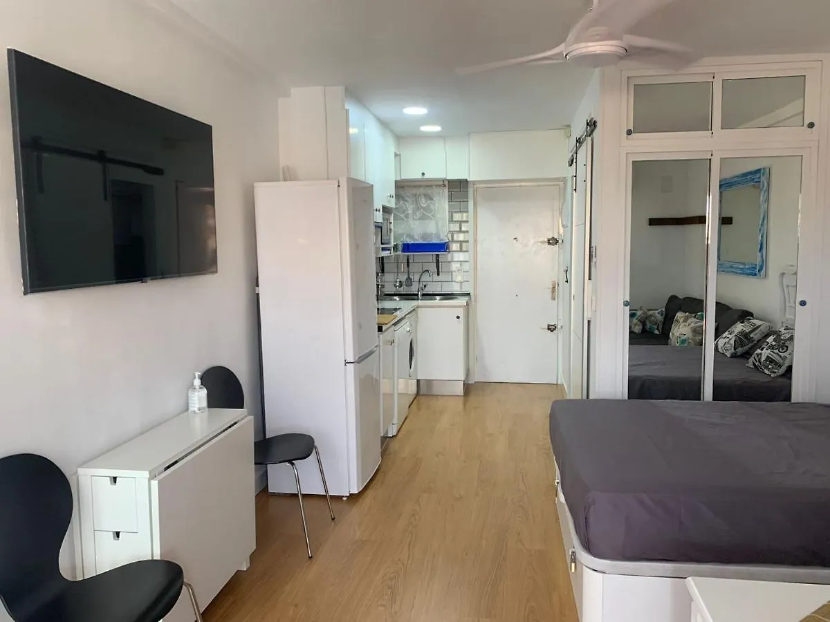 Sweet Home Benalmadena: Seaside Studio with Pools and Wi-Fi