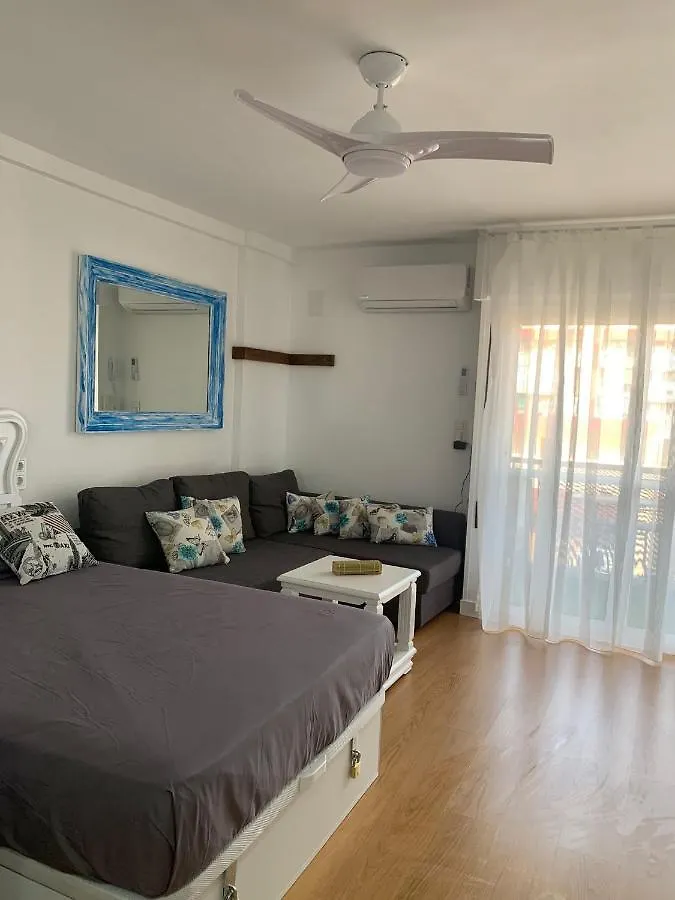 Apartment Sweet Home Benalmadena: Seaside Studio with Pools and Wi-Fi
