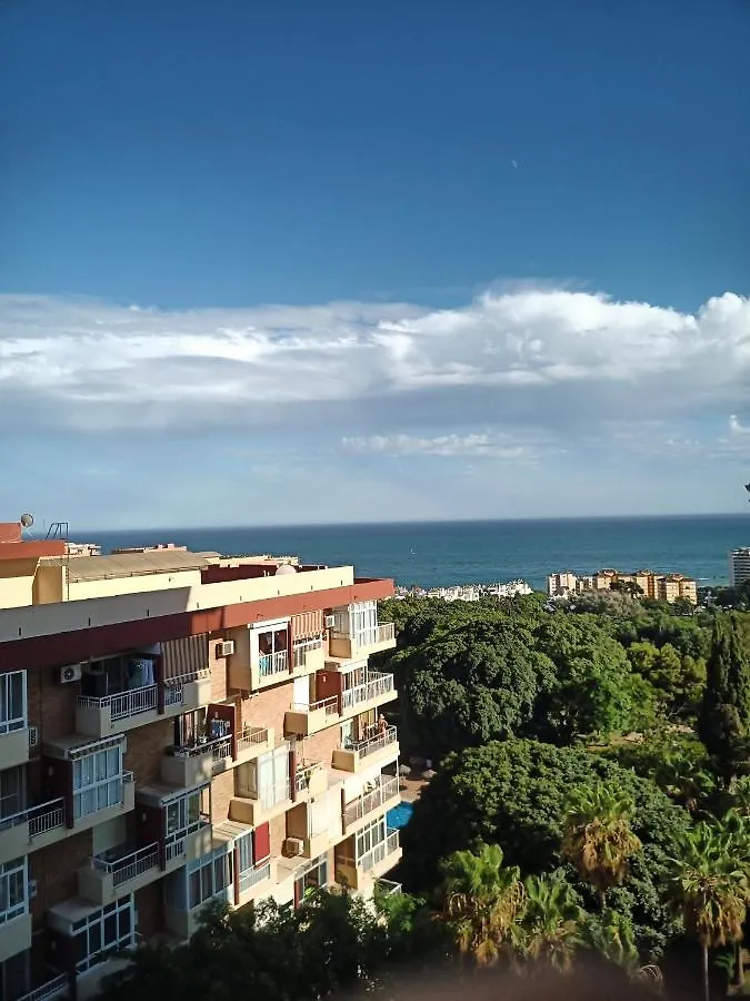 Apartment Sweet Home Benalmadena: Seaside Studio with Pools and Wi-Fi