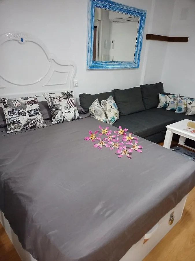 Sweet Home Benalmadena: Seaside Studio with Pools and Wi-Fi Spain
