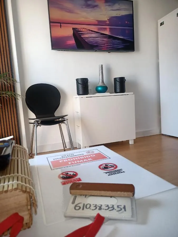 Sweet Home Benalmadena: Seaside Studio with Pools and Wi-Fi Apartment Benalmadena